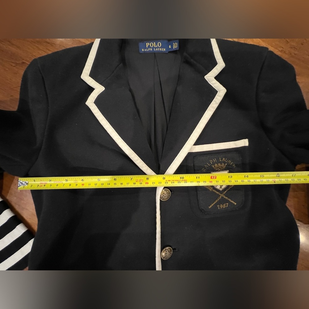 Classic Polo Ralph Lauren Navy Blazer with Off White Trim, Like New, size 6 - Picture 9 of 11